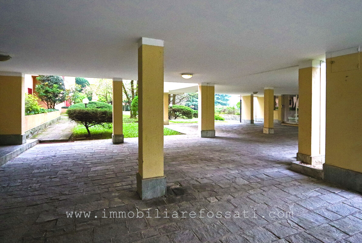 quadrilocale signorile terrazzi besana foto16