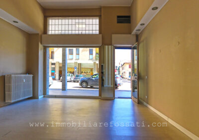 negozio centro storico lissone foto4