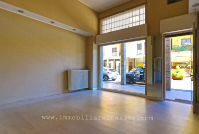 negozio centro storico lissone foto6