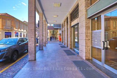negozio centro storico lissone foto11