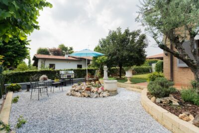villa bifamiliare giardino calo' foto6