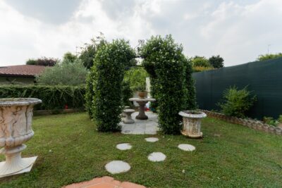 villa bifamiliare giardino calo' foto