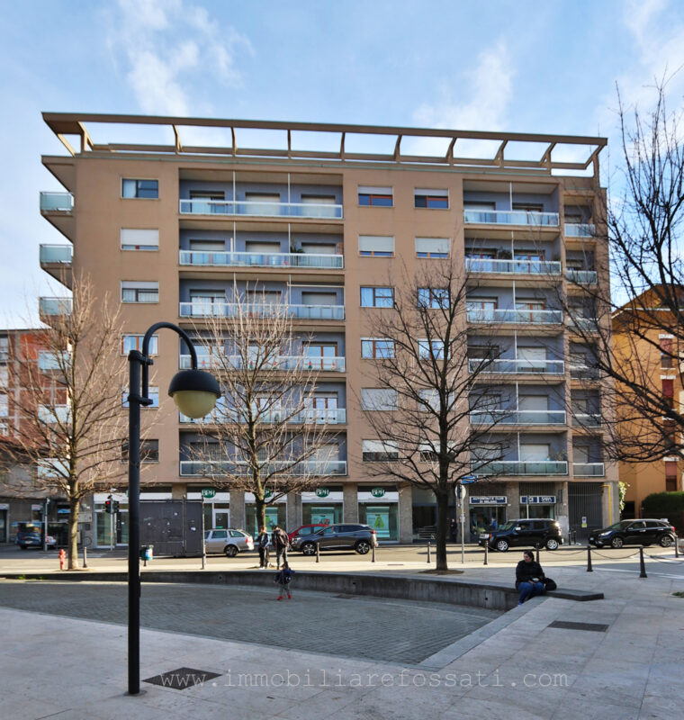 ampio appartamento centro liissone foto18