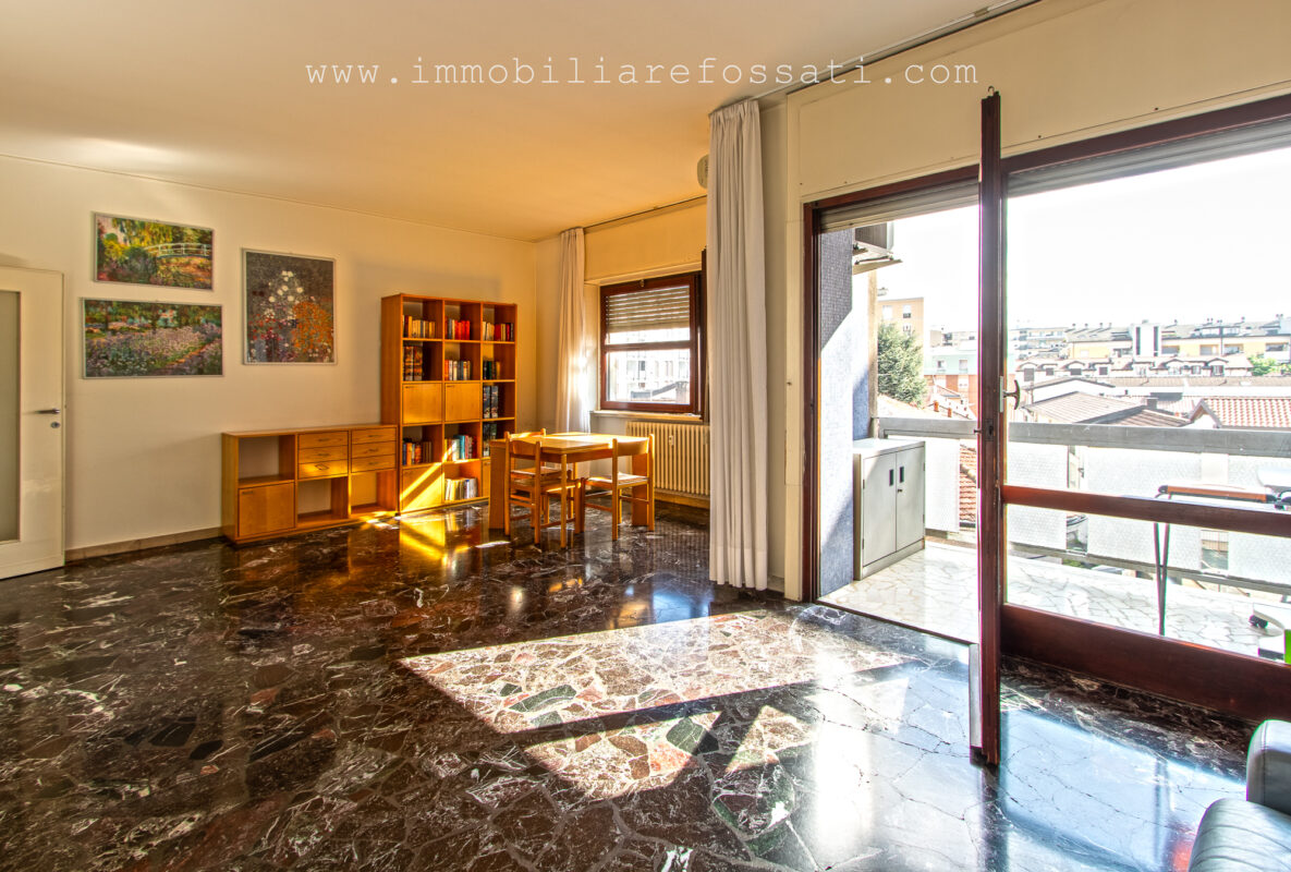 ampio appartamento centro liissone foto3