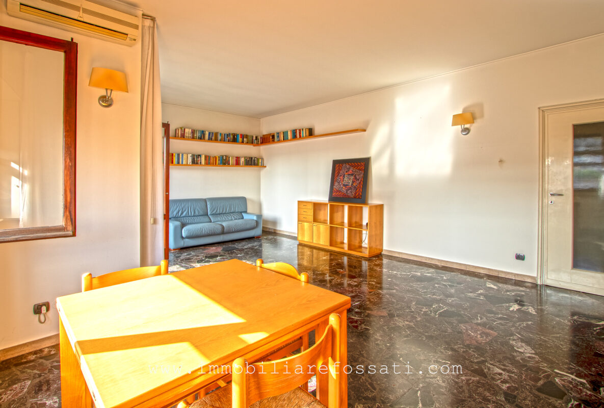 ampio appartamento centro liissone foto13