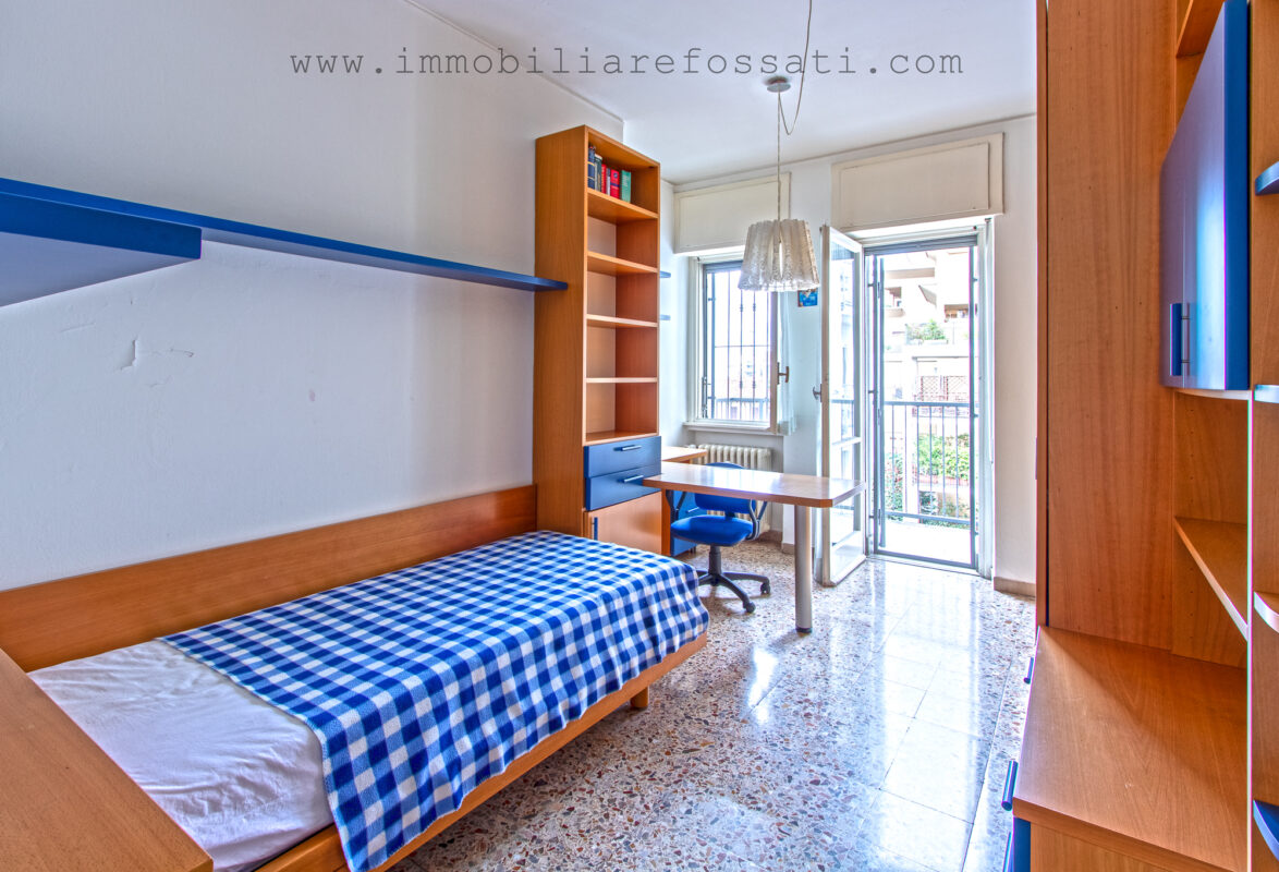 ampio appartamento centro liissone foto8