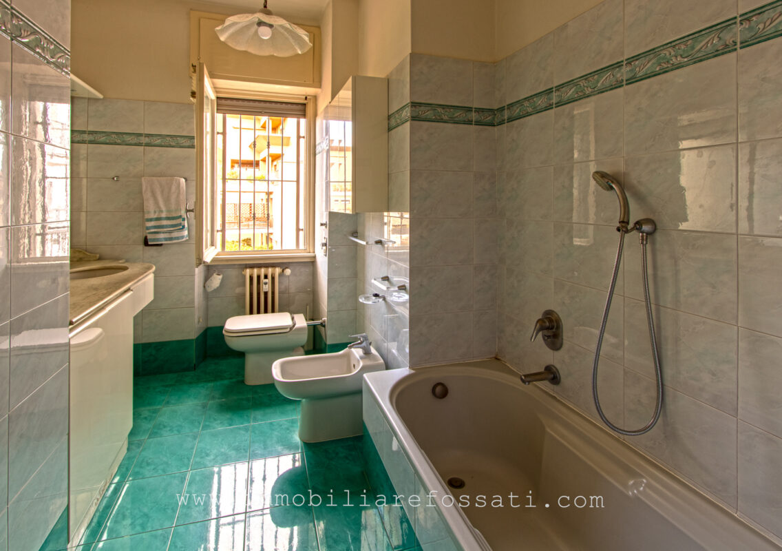 ampio appartamento centro liissone foto17