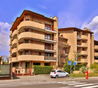 trilocale mansarda terrazzi lissone foto33